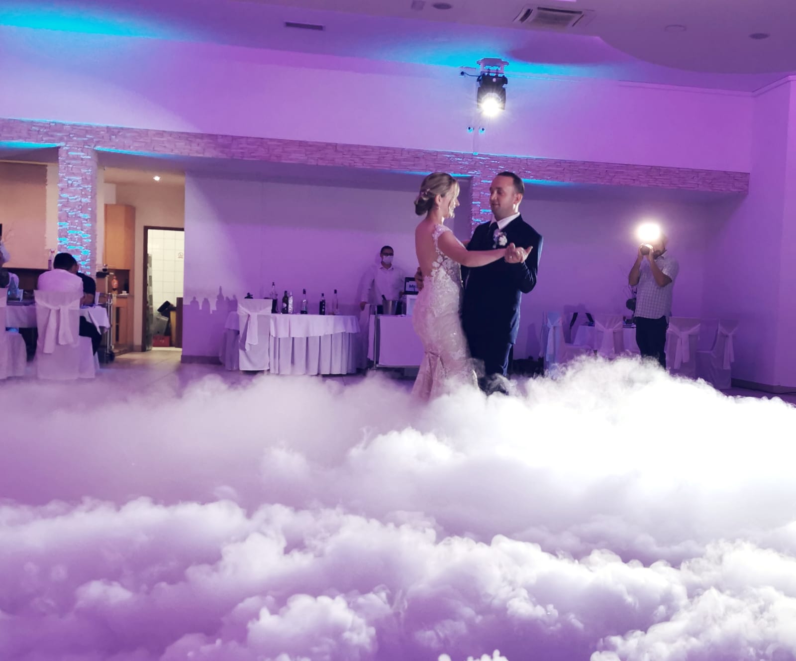 Restoran - Niski dim i prskalice za vjenčanje